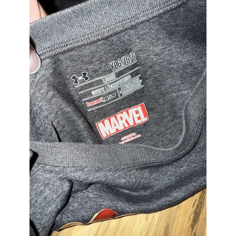 Under Armour Boys Youth Large YL‎ Heat gear American Flag Iron Man Shorts Shirts
